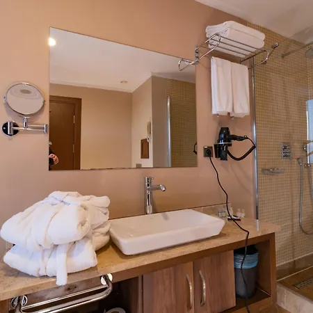 Tilya Hotell Trabzon